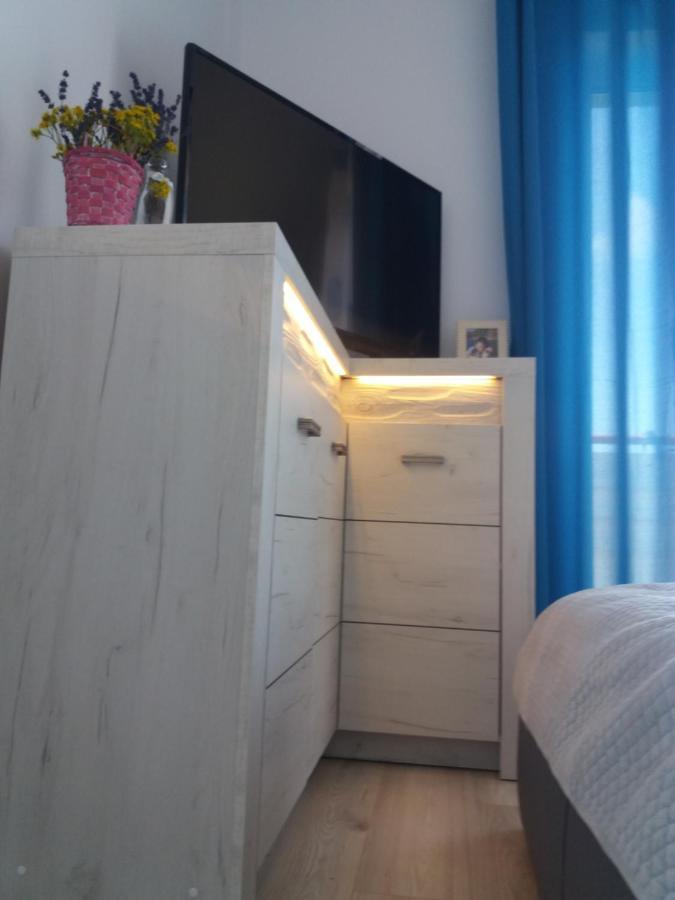 달로브코 Apartament Viktoria 아파트 외부 사진