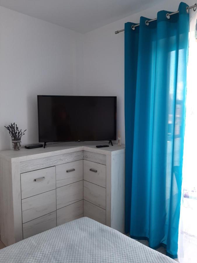 달로브코 Apartament Viktoria 아파트 외부 사진
